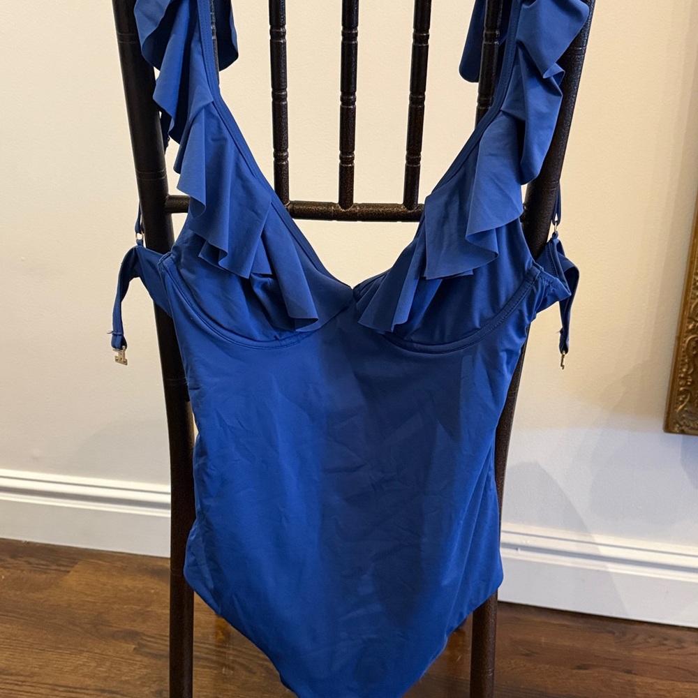 Vilebrequin Navy Blue Apparel with Gold Buckle